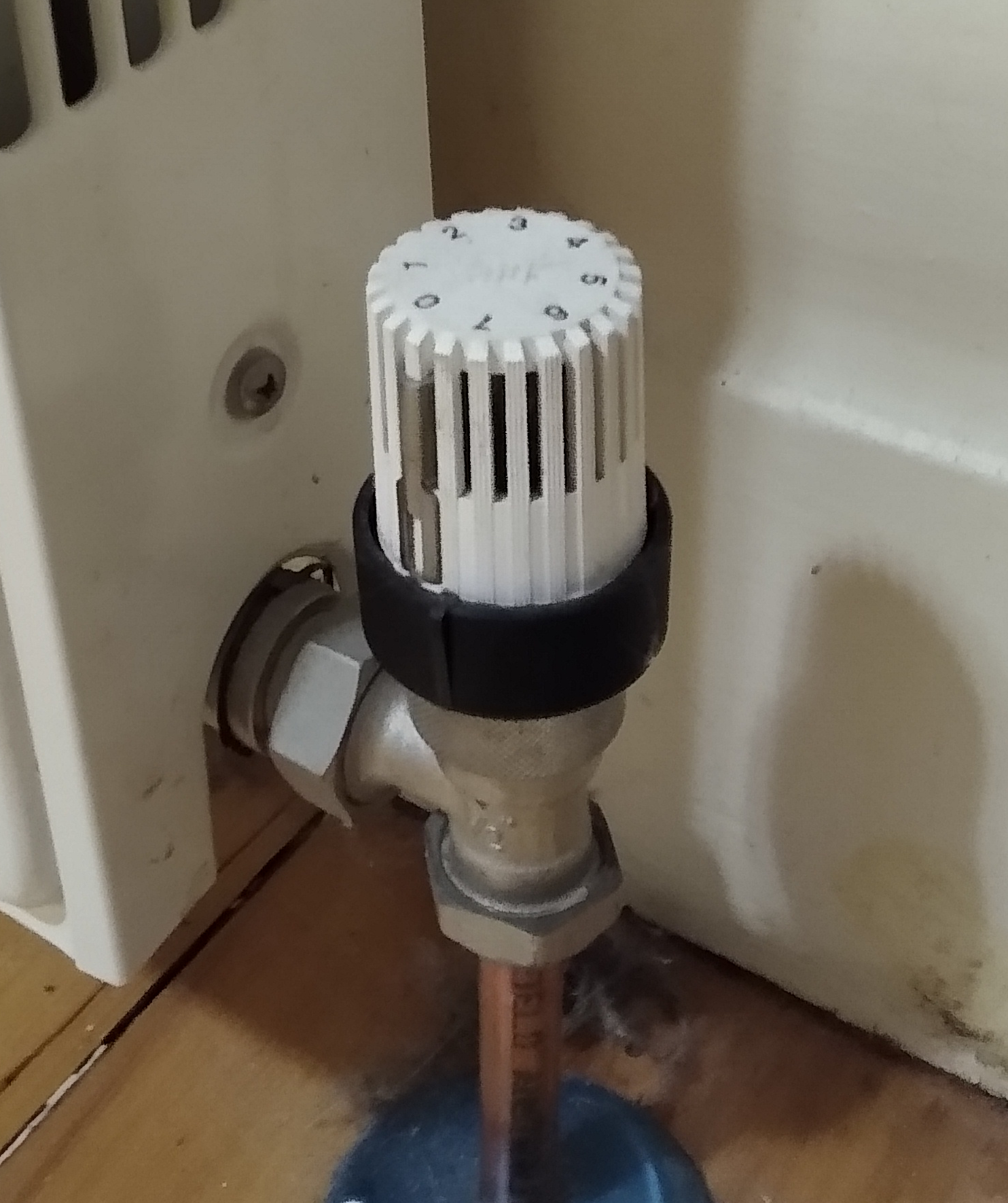 radiator thermostat valve